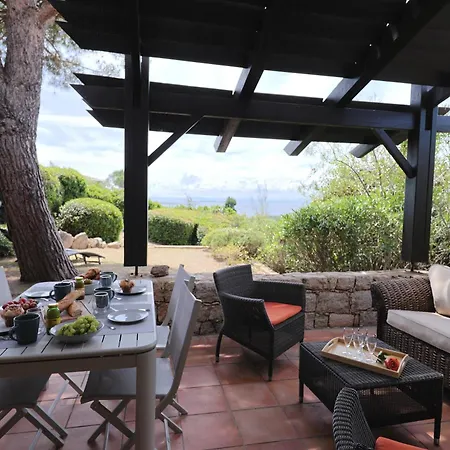 Sous Le Pin - Paisible Face Aux Iles Lavezzi *