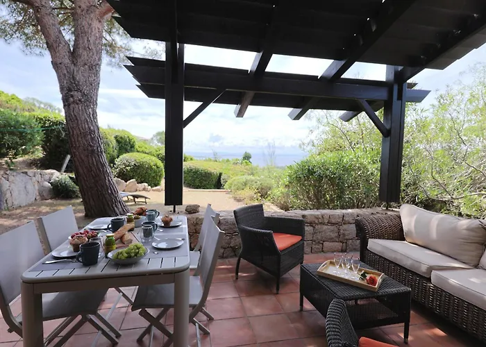 Sous Le Pin - Paisible Face Aux Iles Lavezzi *