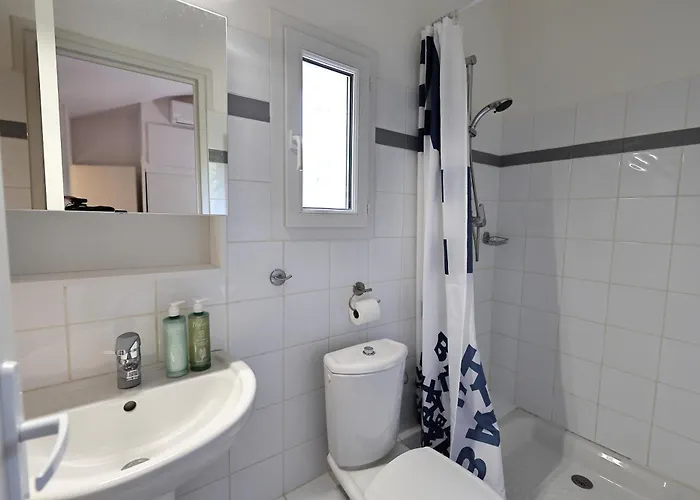 Villa Sous Le Pin - Paisible Face Aux Iles Lavezzi Bonifacio