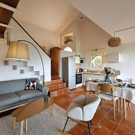 Sous Le Pin - Paisible Face Aux Iles Lavezzi