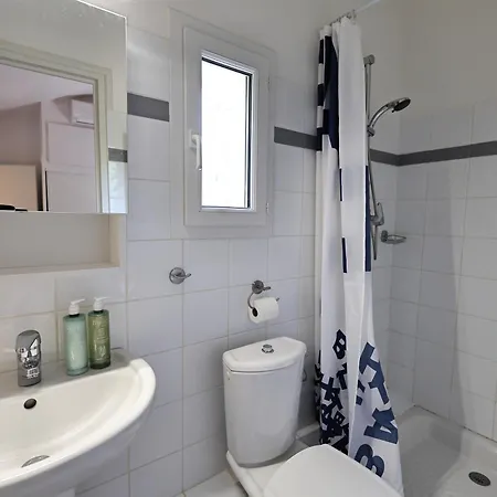 Villa Sous Le Pin - Paisible Face Aux Iles Lavezzi Bonifacio (Corsica)