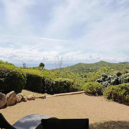 Sous Le Pin - Paisible Face Aux Iles Lavezzi Bonifacio (Corsica)