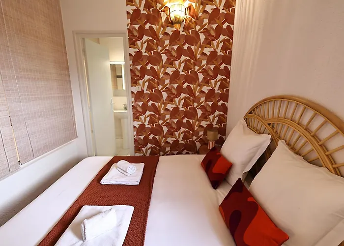 Sous Le Pin - Paisible Face Aux Iles Lavezzi